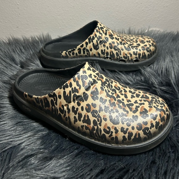 Oofos OOcloog Leopard Slip On Mules Clogs Recovery Comfort Leopard Print Sz 10 - Picture 4 of 8
